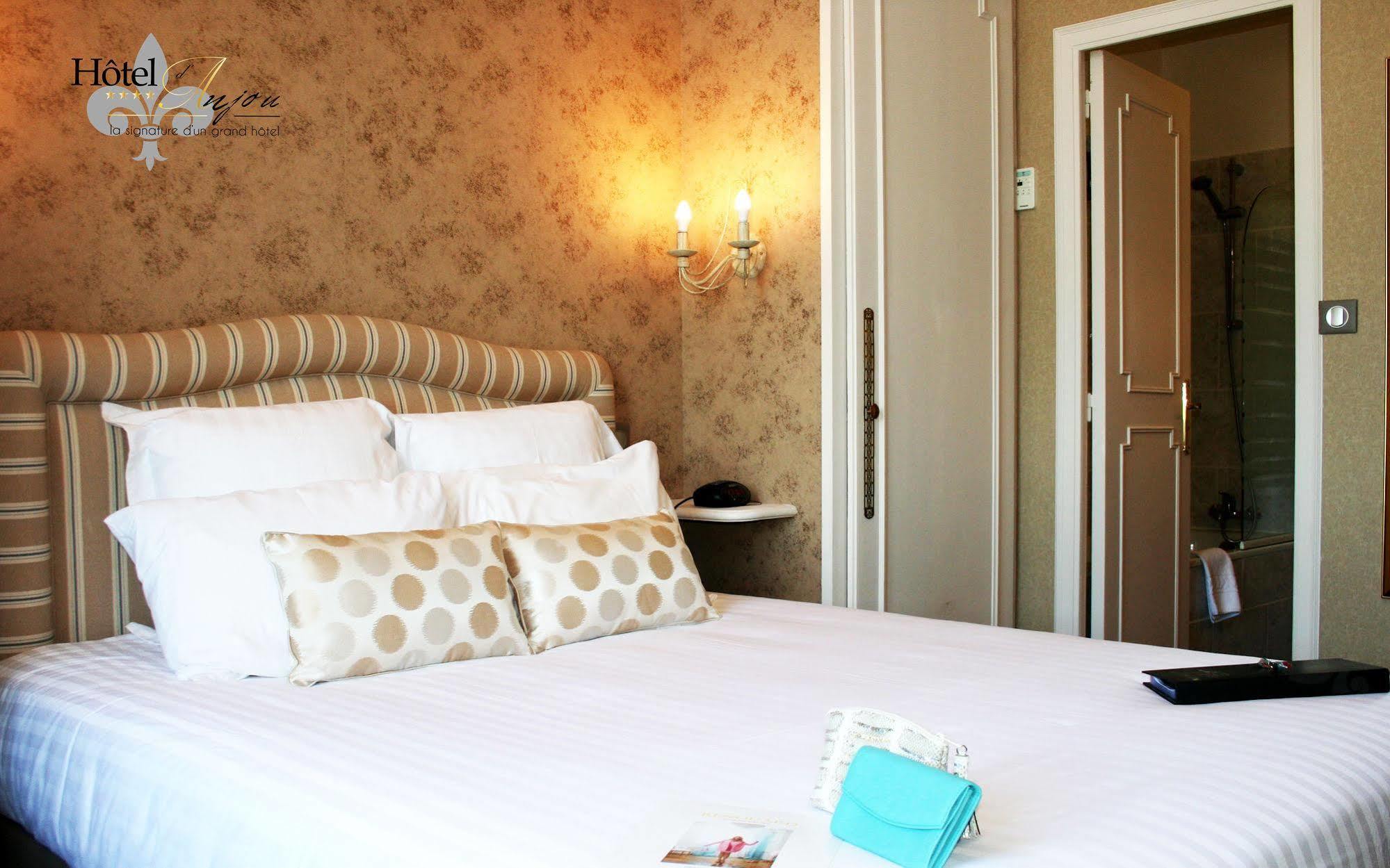 Hotel D'Anjou Левалоа-Пере Екстериор снимка